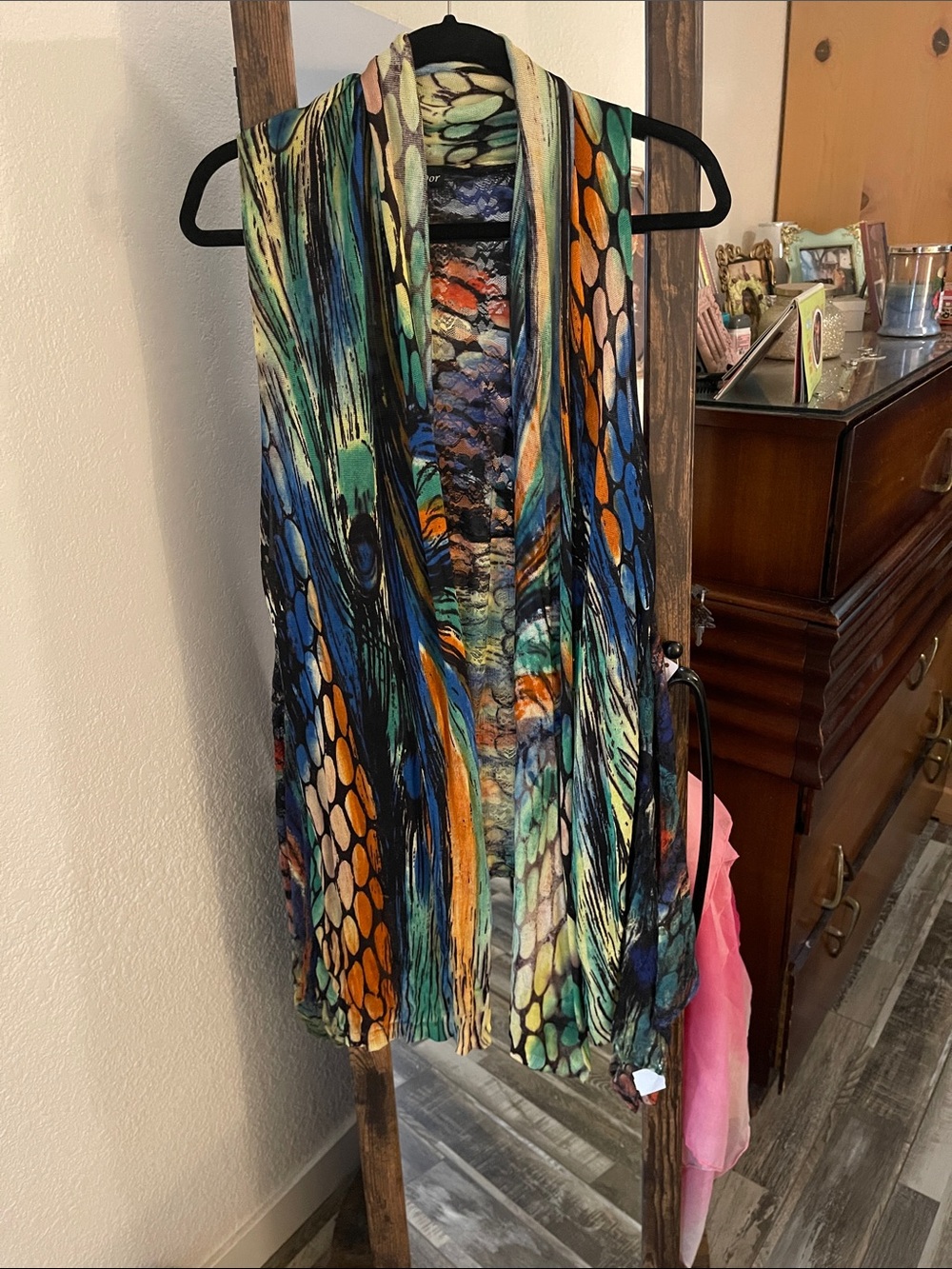 Multicolor Abstract Pattern Lightweight Vest